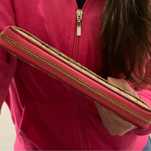Coach Zip-Around Wallet Pink & Logo π Classic Logo with Barbie Pink! - Picture 3 of 8